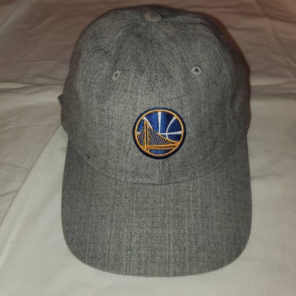 Mitchell & Ness Golden State Warriors Patch Logo Adjustable Gray Hat